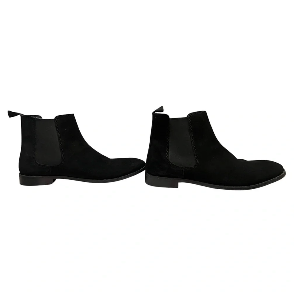 ASOS DESIGN Men’s Chelsea Boots in Black Suede- Size 8.5